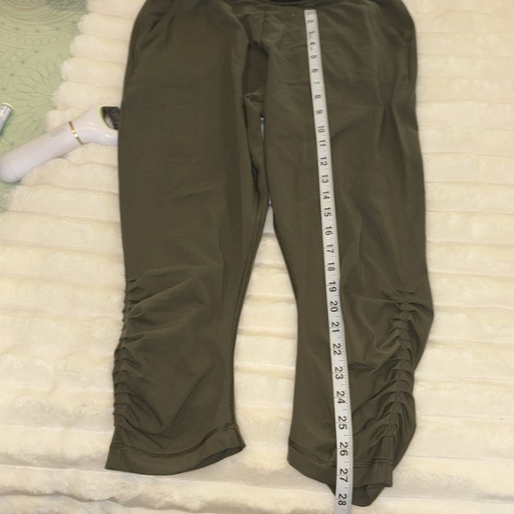 Lululemon Military Green Ankle Tights with printed waist - ❤️size 6/8 - Picture 11 of 14